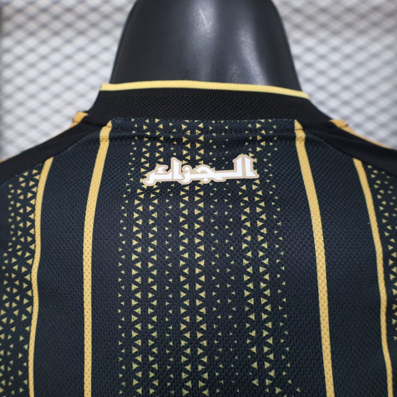 Maillot Algérie Noir Élite 2026 – Edition Premium | Design Noir & Or, Respirant & Haute Performance