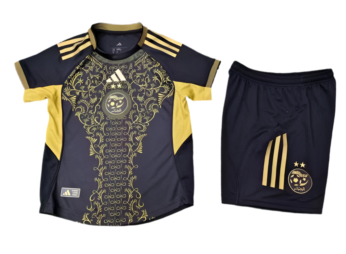 Ensemble Enfant Algérie 2024/2025 🇩🇿 – Maillot + Short Noir & Doré | Personnalisable Nom & Numéro