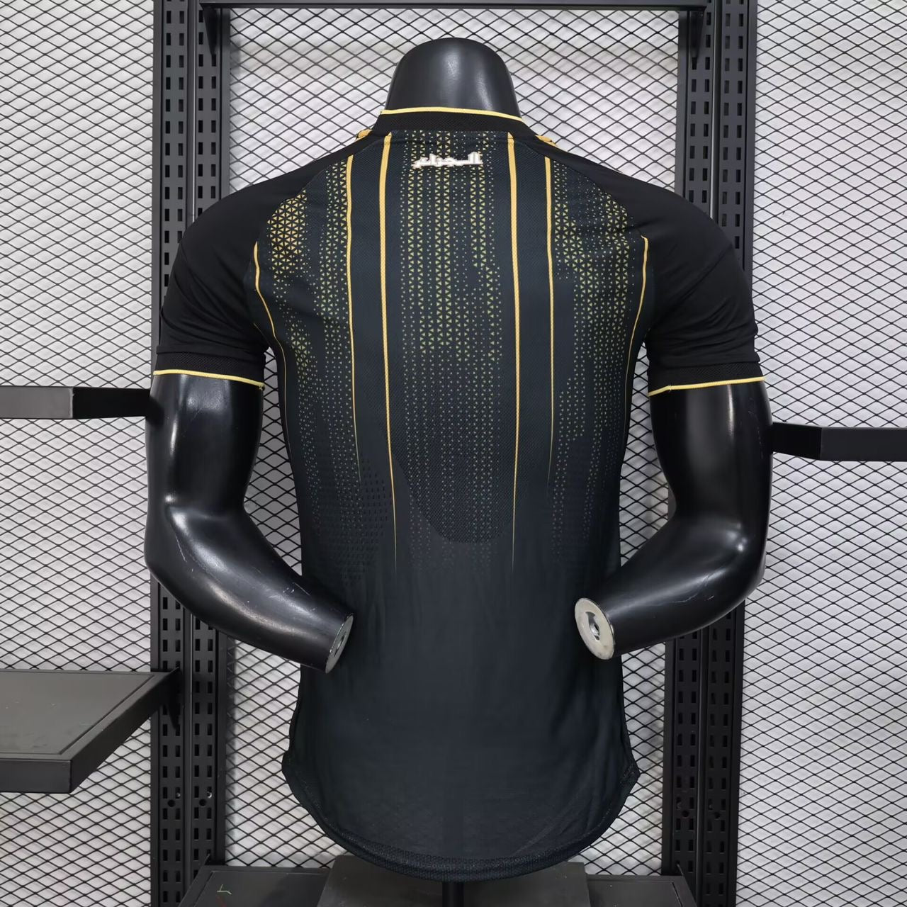 Maillot Algérie Noir Élite 2026 – Edition Premium | Design Noir & Or, Respirant & Haute Performance