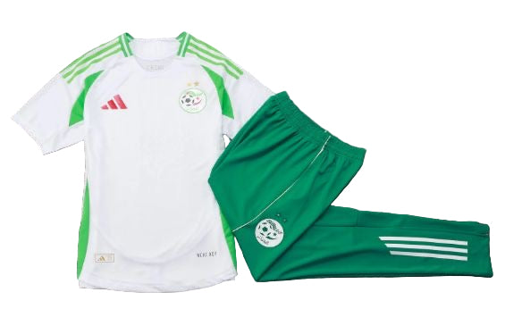 Survêtement Domicile Algérie 2025 🇩🇿 – Ensemble Maillot + Pantalon | Tenue des Fennecs