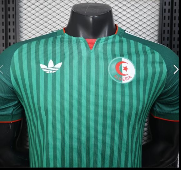 Maillot Algérie 2026 – Modèle Extérieur Vert | Édition Coupe du Monde – Qualité Premium