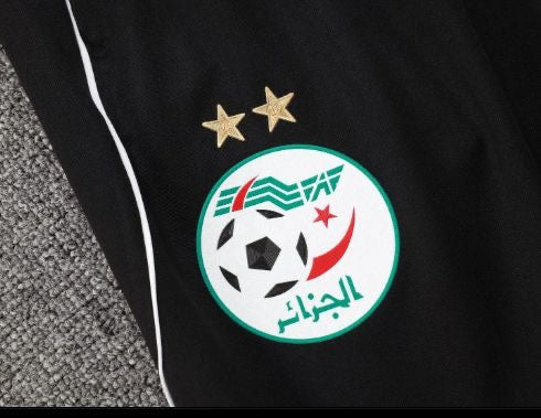 Survêtement Noir Algérie 2025 🇩🇿 – Ensemble Maillot + Pantalon | Confort & Style Sportif